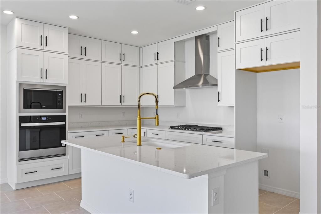 出租: $2,800 (4 贝兹, 3 浴室, 2353 平方英尺)