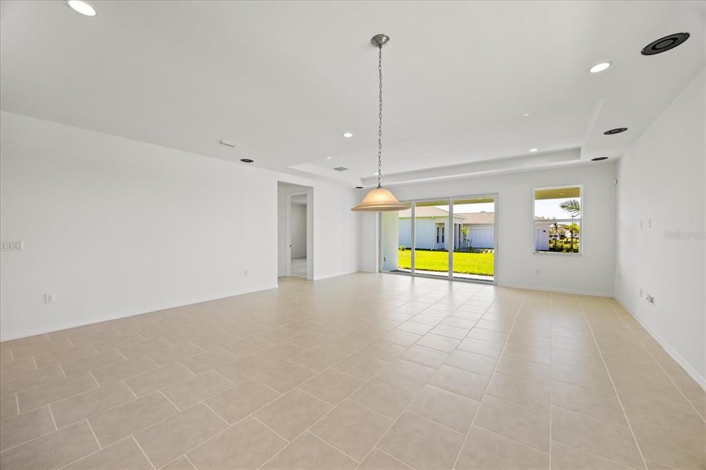 出租: $2,800 (4 贝兹, 3 浴室, 2353 平方英尺)