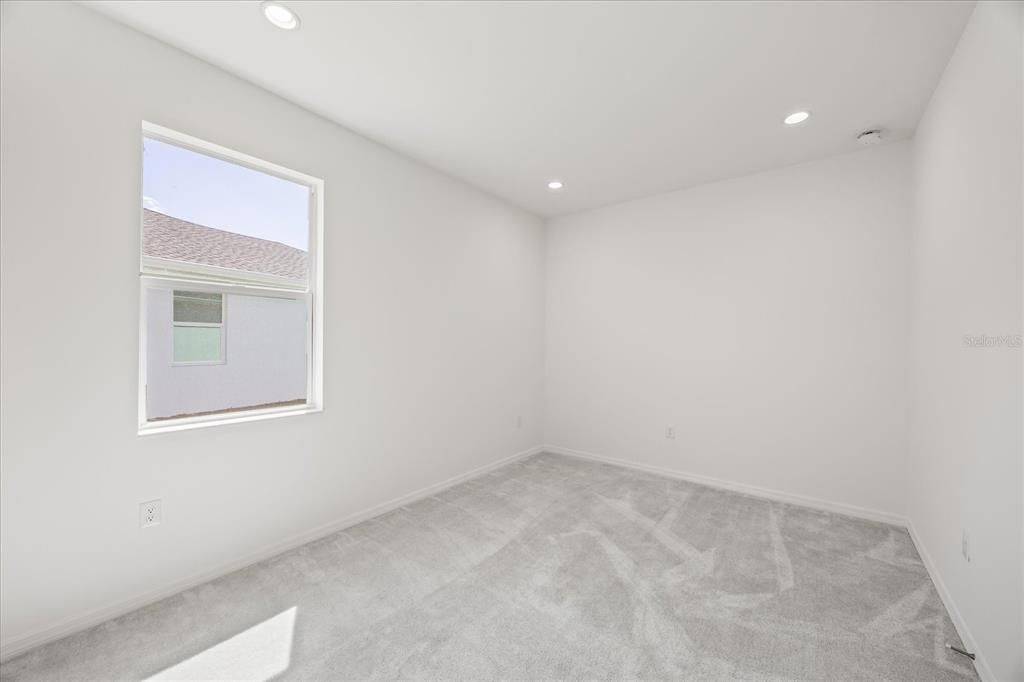 出租: $2,800 (4 贝兹, 3 浴室, 2353 平方英尺)