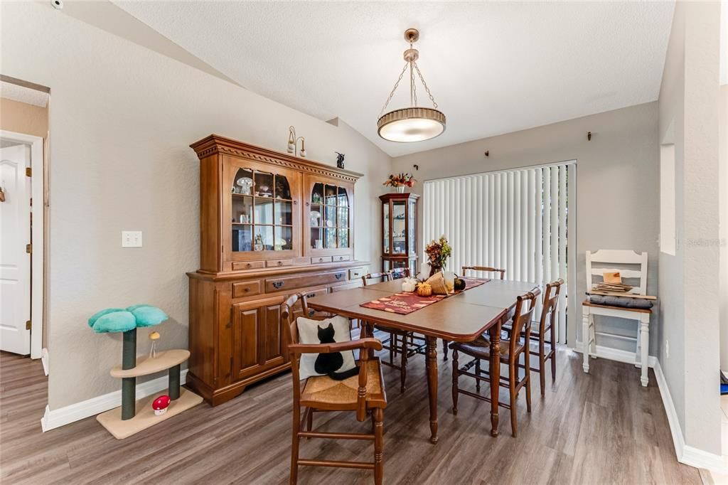 For Sale: $299,000 (3 beds, 2 baths, 1466 Square Feet)