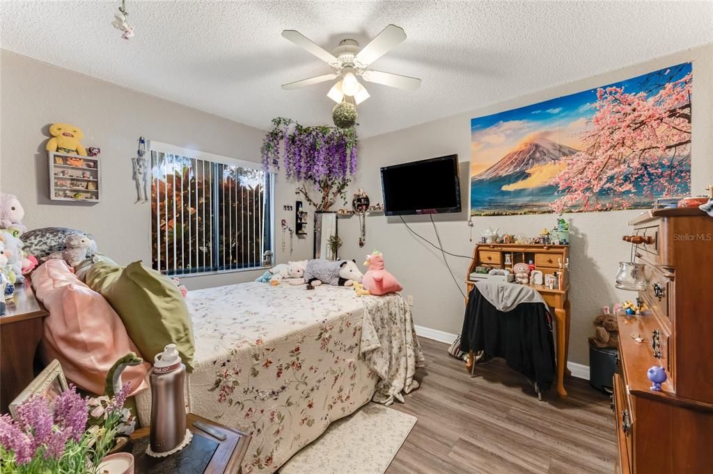 For Sale: $299,000 (3 beds, 2 baths, 1466 Square Feet)