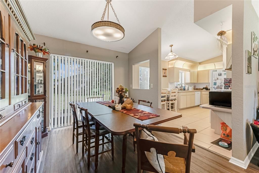 For Sale: $299,000 (3 beds, 2 baths, 1466 Square Feet)