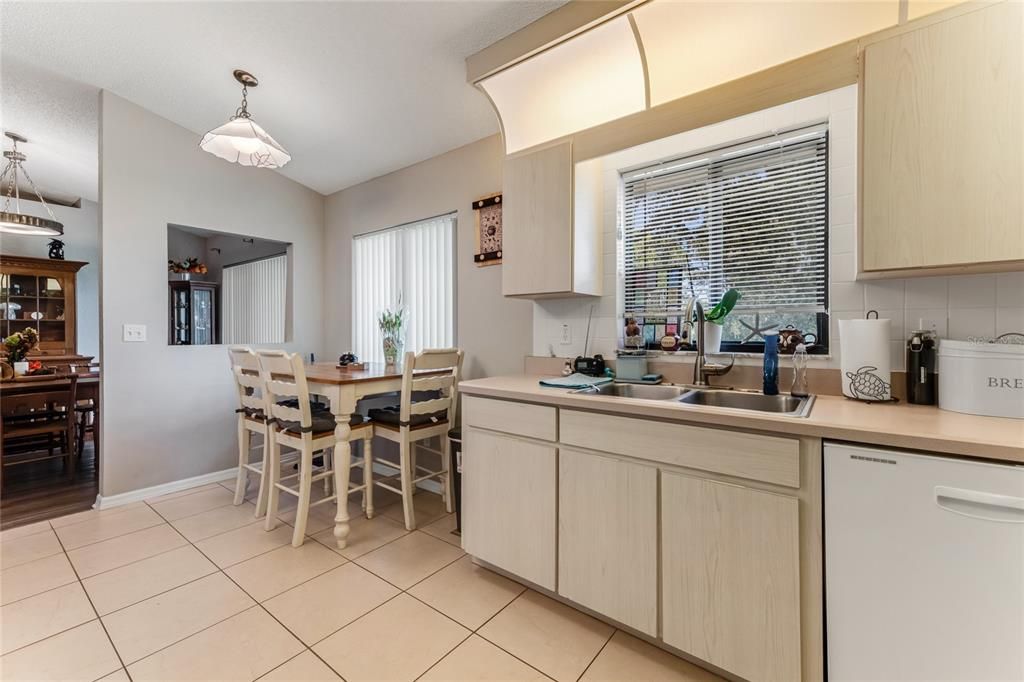 For Sale: $299,000 (3 beds, 2 baths, 1466 Square Feet)