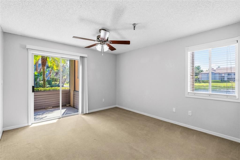 待售: $189,000 (1 贝兹, 1 浴室, 742 平方英尺)