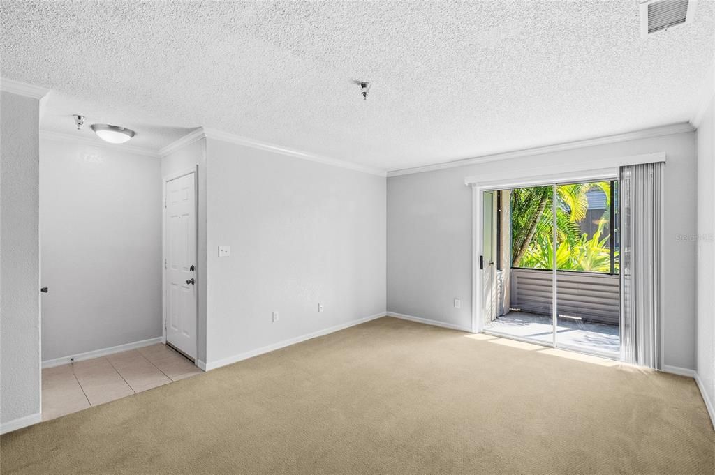 待售: $189,000 (1 贝兹, 1 浴室, 742 平方英尺)