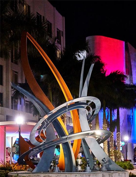 For Sale: $1,668,000 (2 beds, 2 baths, 1562 Square Feet)