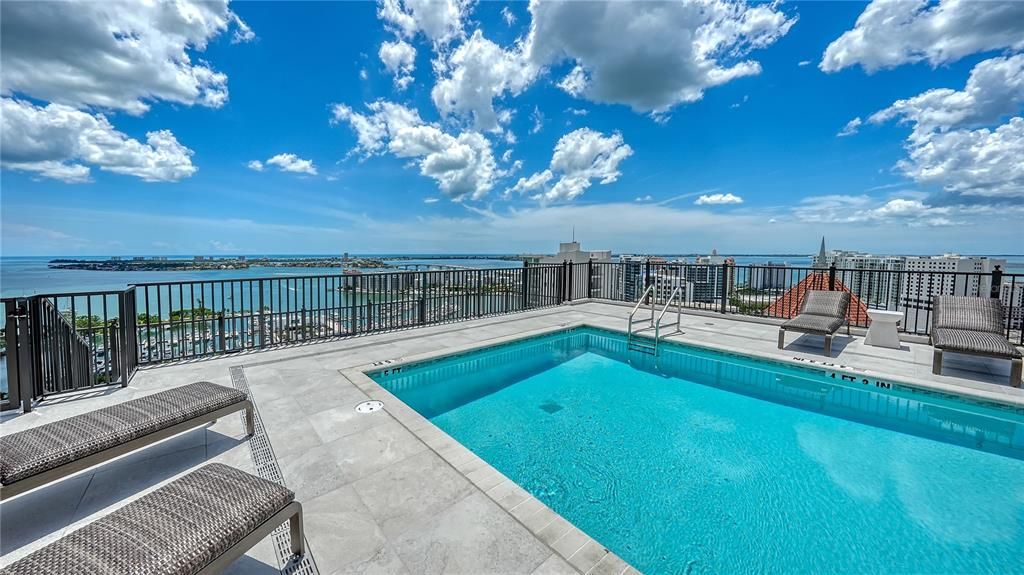 For Sale: $1,668,000 (2 beds, 2 baths, 1562 Square Feet)