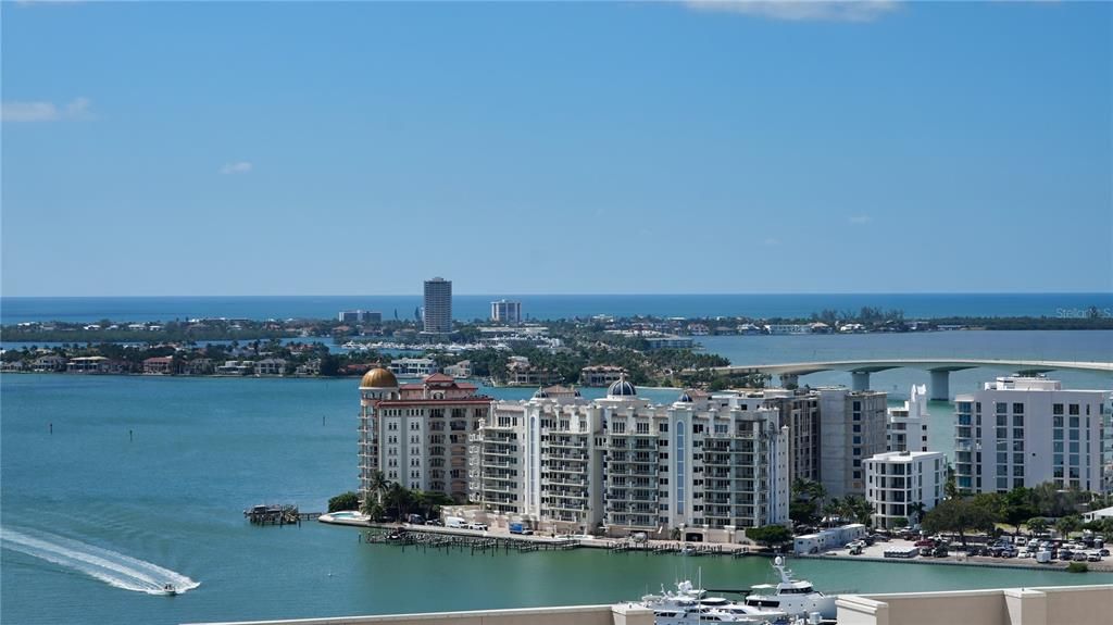 For Sale: $1,668,000 (2 beds, 2 baths, 1562 Square Feet)