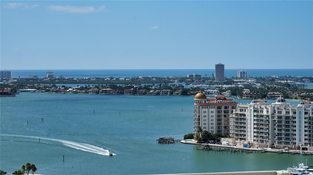 For Sale: $1,668,000 (2 beds, 2 baths, 1562 Square Feet)