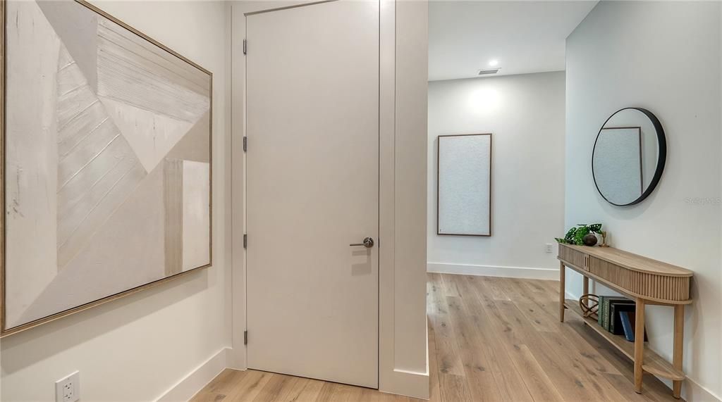 For Sale: $1,668,000 (2 beds, 2 baths, 1562 Square Feet)