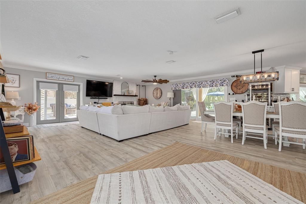 待售: $899,000 (5 贝兹, 3 浴室, 3201 平方英尺)