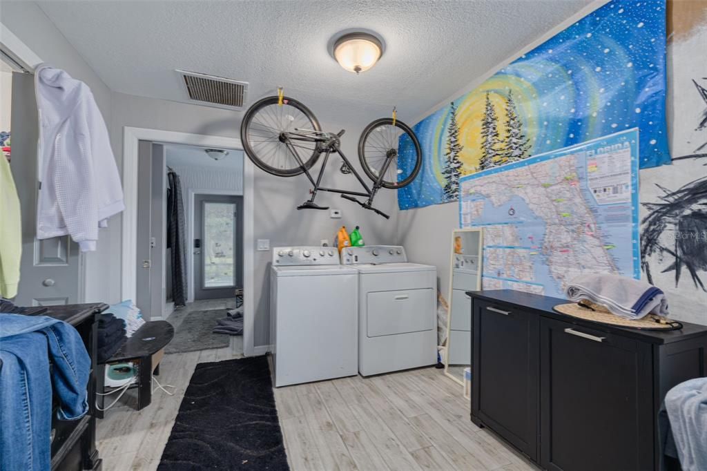 待售: $899,000 (5 贝兹, 3 浴室, 3201 平方英尺)