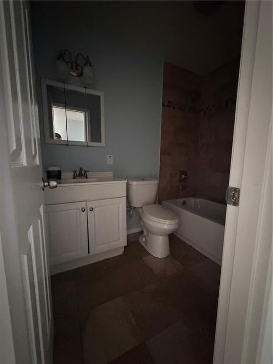 出租: $2,100 (3 贝兹, 2 浴室, 1404 平方英尺)