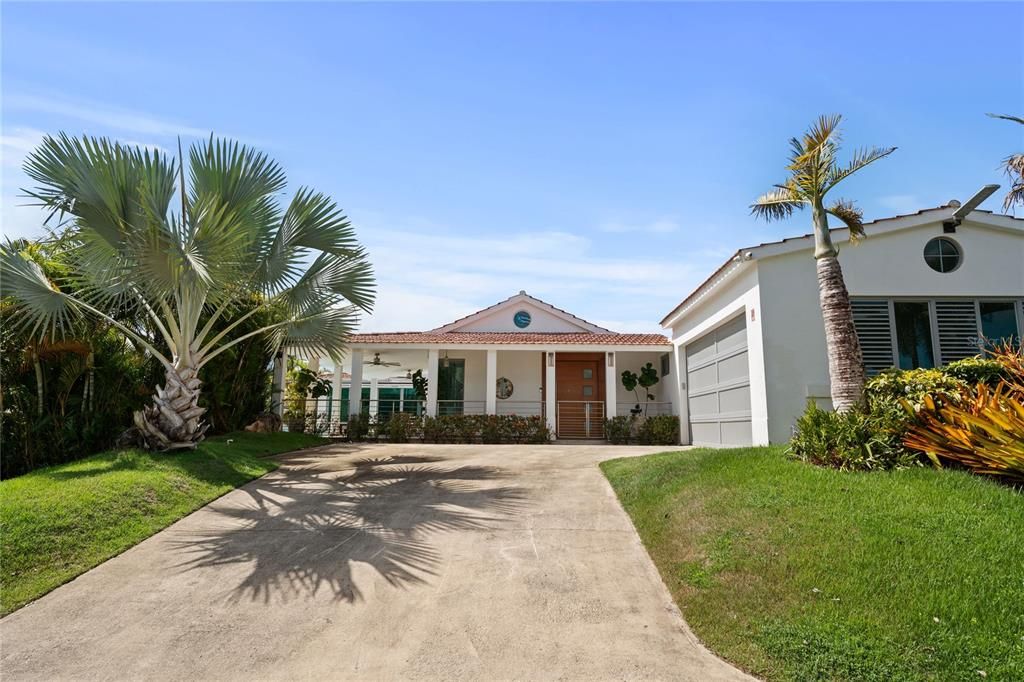 For Sale: $2,300,000 (4 beds, 3 baths, 3800 Square Feet)