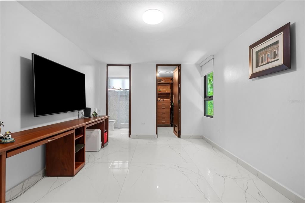 For Sale: $2,300,000 (4 beds, 3 baths, 3800 Square Feet)