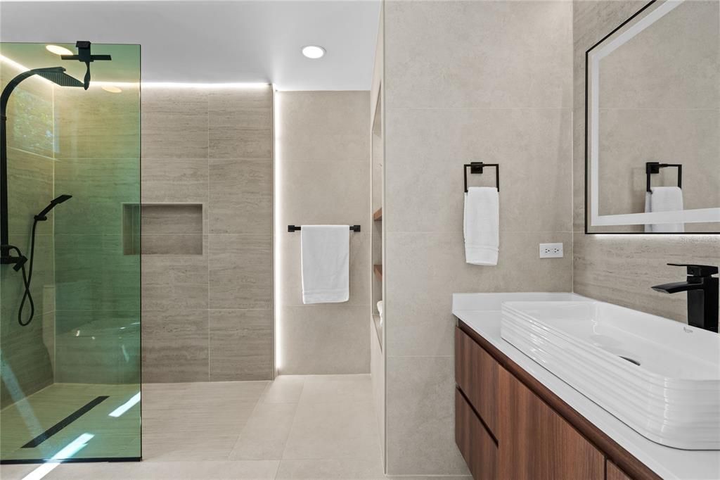 For Sale: $2,300,000 (4 beds, 3 baths, 3800 Square Feet)