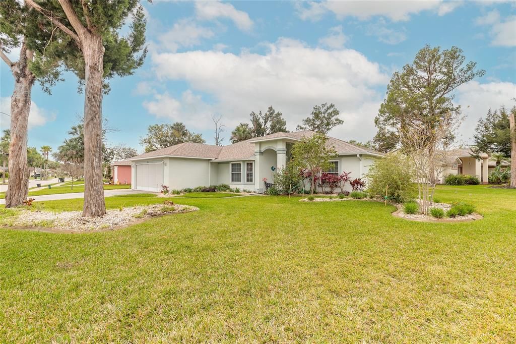 For Sale: $351,900 (3 beds, 2 baths, 1668 Square Feet)