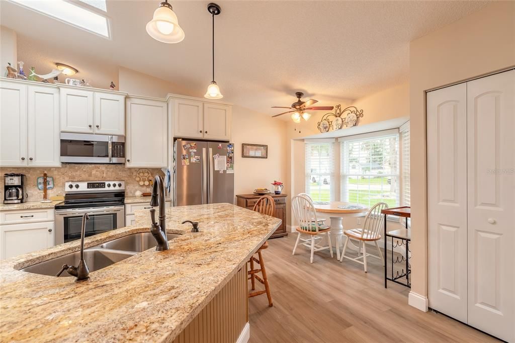 For Sale: $351,900 (3 beds, 2 baths, 1668 Square Feet)