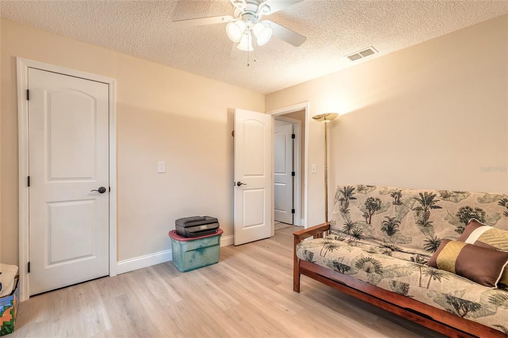 For Sale: $351,900 (3 beds, 2 baths, 1668 Square Feet)