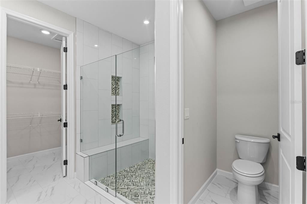 En Venta: $559,990 (3 camas, 3 baños, 2129 Pies cuadrados)