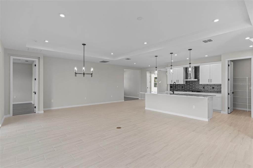 En Venta: $559,990 (3 camas, 3 baños, 2129 Pies cuadrados)