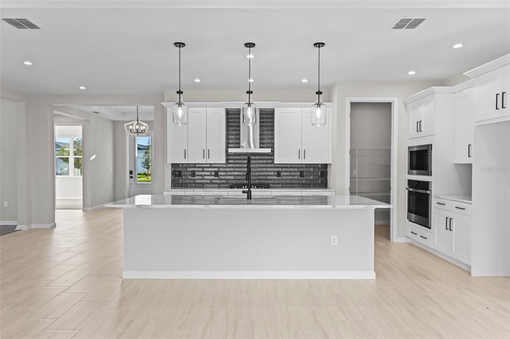 En Venta: $559,990 (3 camas, 3 baños, 2129 Pies cuadrados)