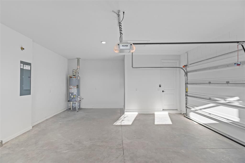 En Venta: $559,990 (3 camas, 3 baños, 2129 Pies cuadrados)