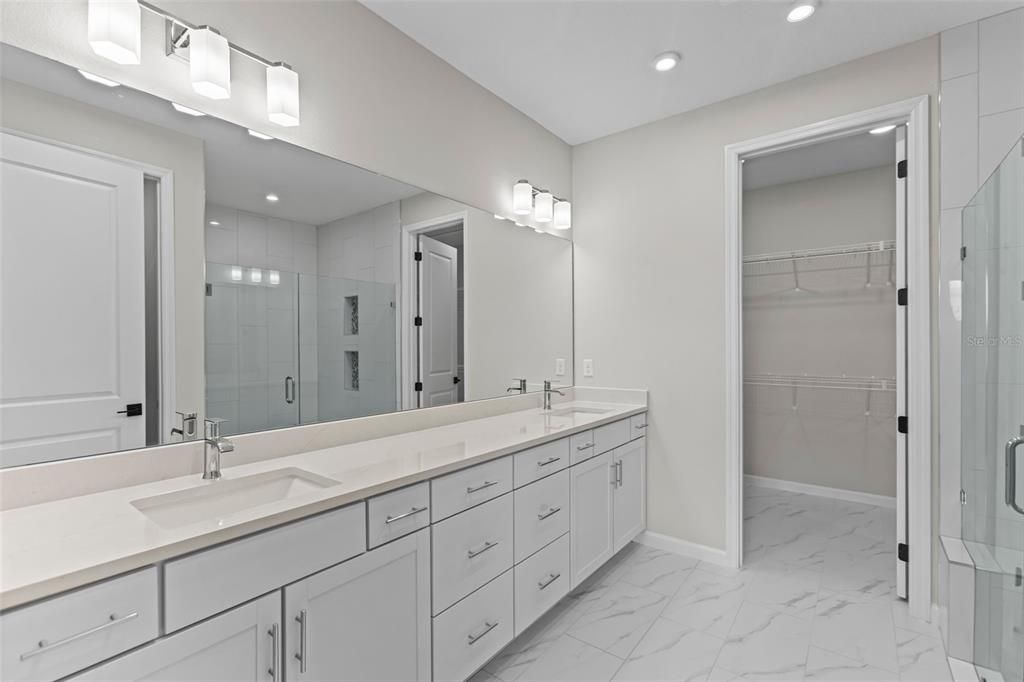 En Venta: $559,990 (3 camas, 3 baños, 2129 Pies cuadrados)