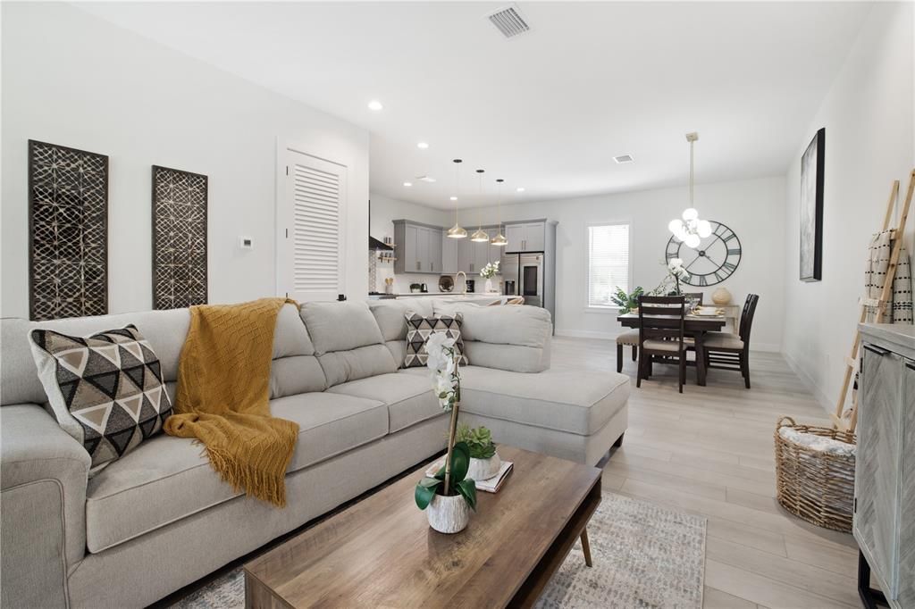 For Sale: $575,000 (3 beds, 3 baths, 2424 Square Feet)