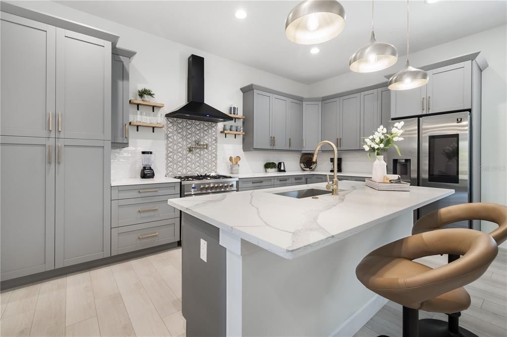 For Sale: $575,000 (3 beds, 3 baths, 2424 Square Feet)