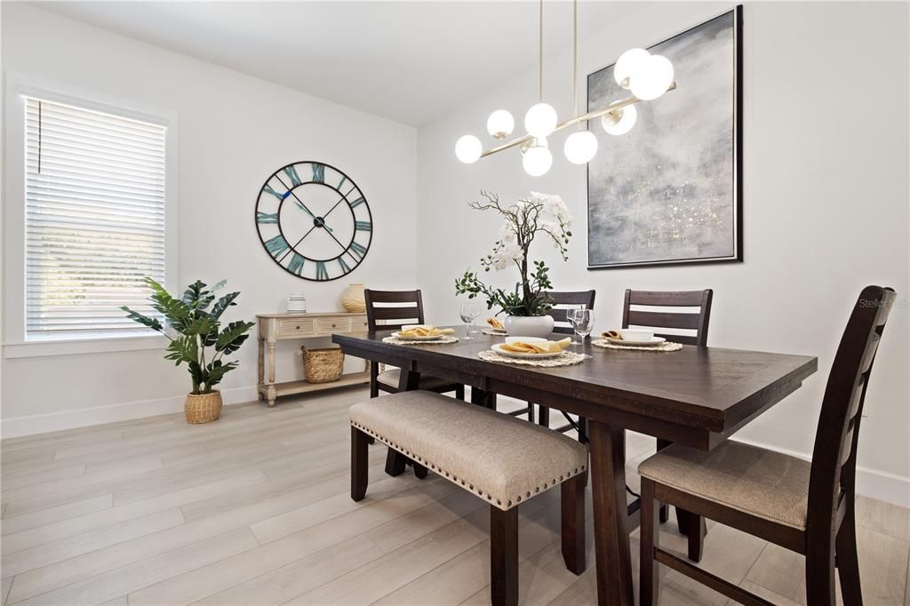 For Sale: $575,000 (3 beds, 3 baths, 2424 Square Feet)