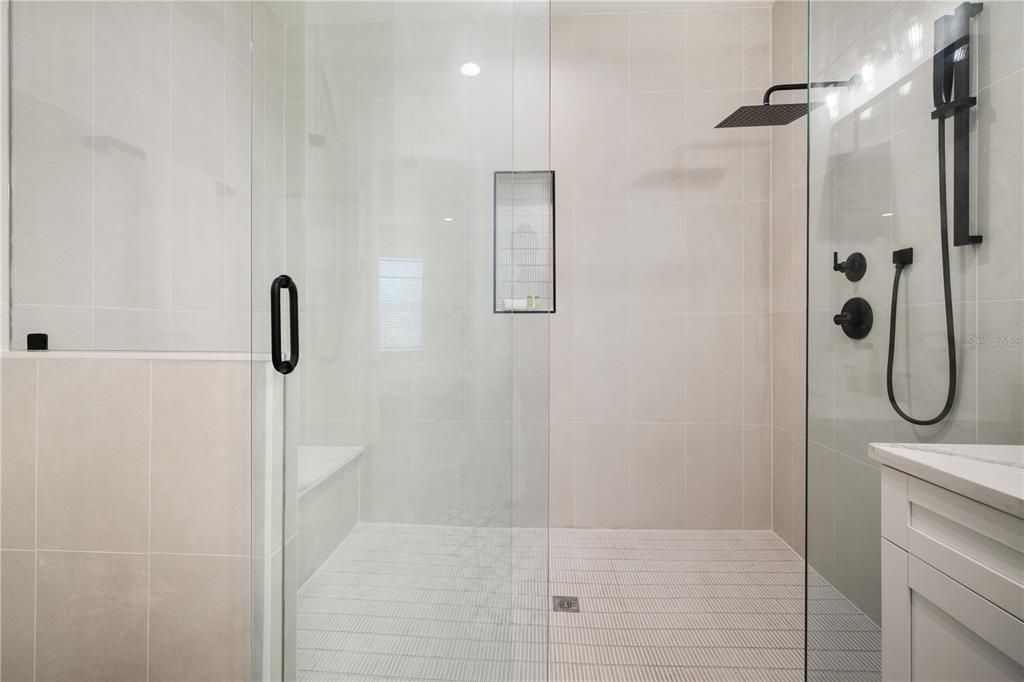 For Sale: $575,000 (3 beds, 3 baths, 2424 Square Feet)