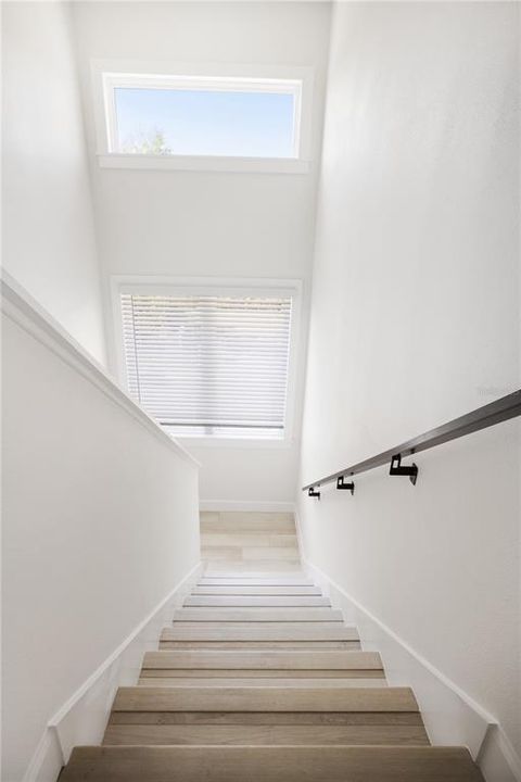 For Sale: $575,000 (3 beds, 3 baths, 2424 Square Feet)