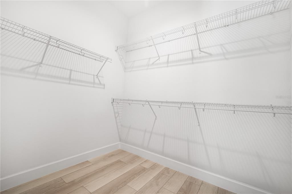 For Sale: $575,000 (3 beds, 3 baths, 2424 Square Feet)