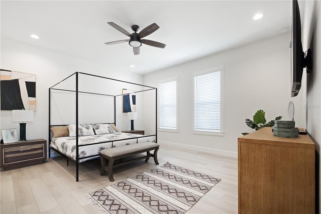 For Sale: $575,000 (3 beds, 3 baths, 2424 Square Feet)