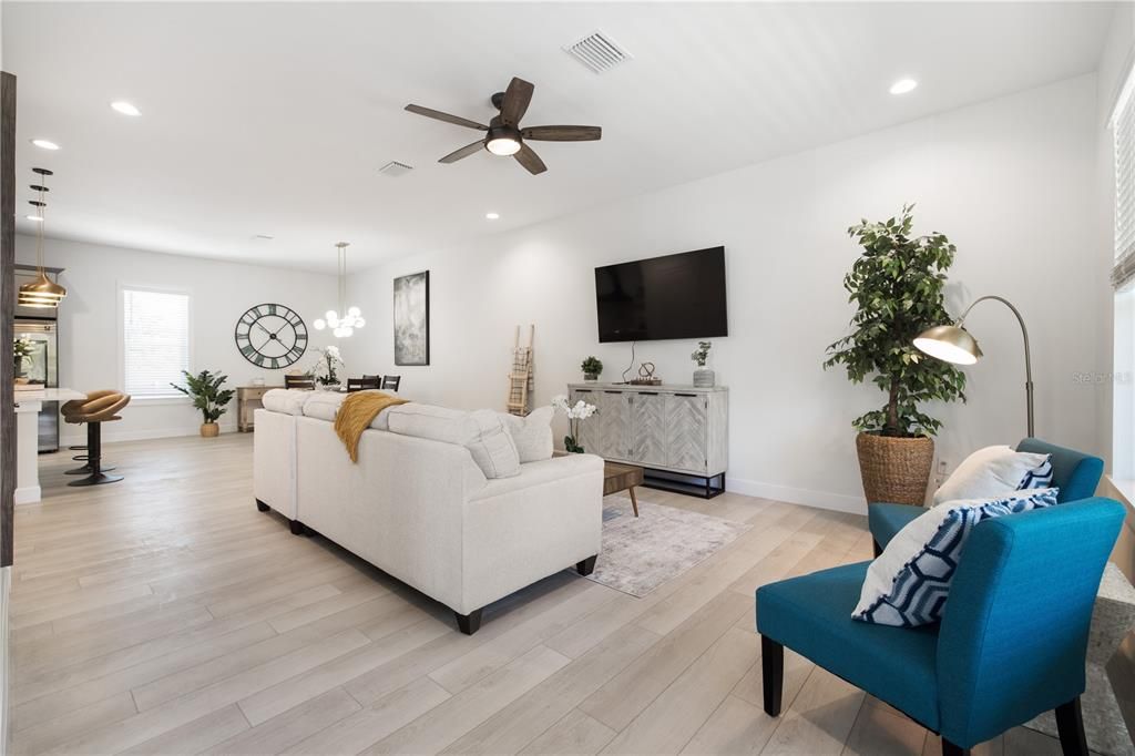 For Sale: $575,000 (3 beds, 3 baths, 2424 Square Feet)