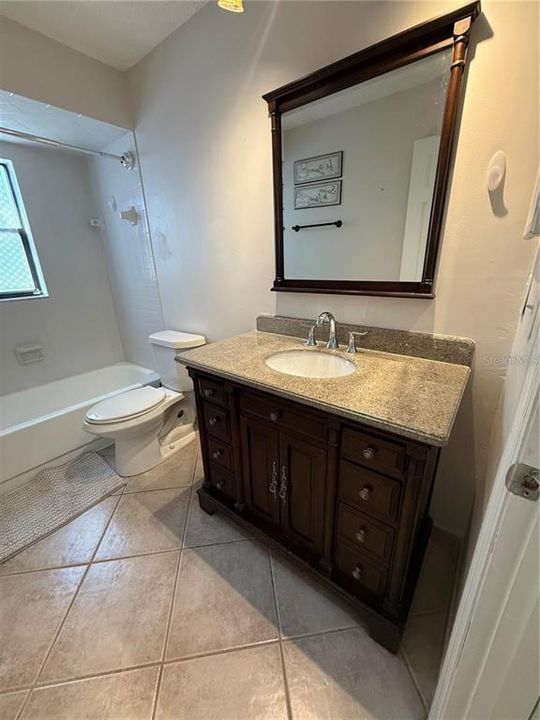 For Sale: $255,000 (2 beds, 1 baths, 894 Square Feet)