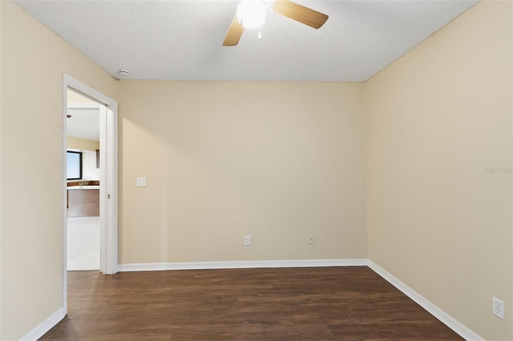 Activo con contrato: $349,900 (3 camas, 2 baños, 1986 Pies cuadrados)