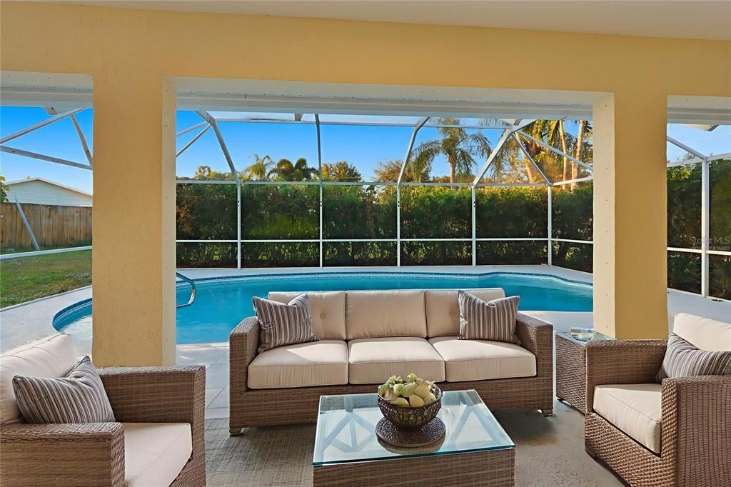 Activo con contrato: $349,900 (3 camas, 2 baños, 1986 Pies cuadrados)