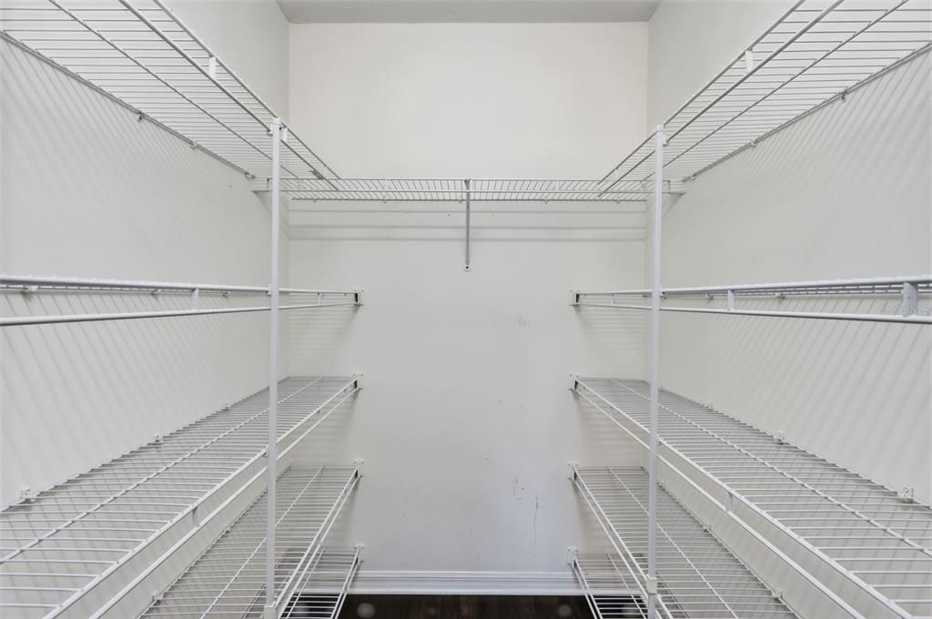 Activo con contrato: $349,900 (3 camas, 2 baños, 1986 Pies cuadrados)