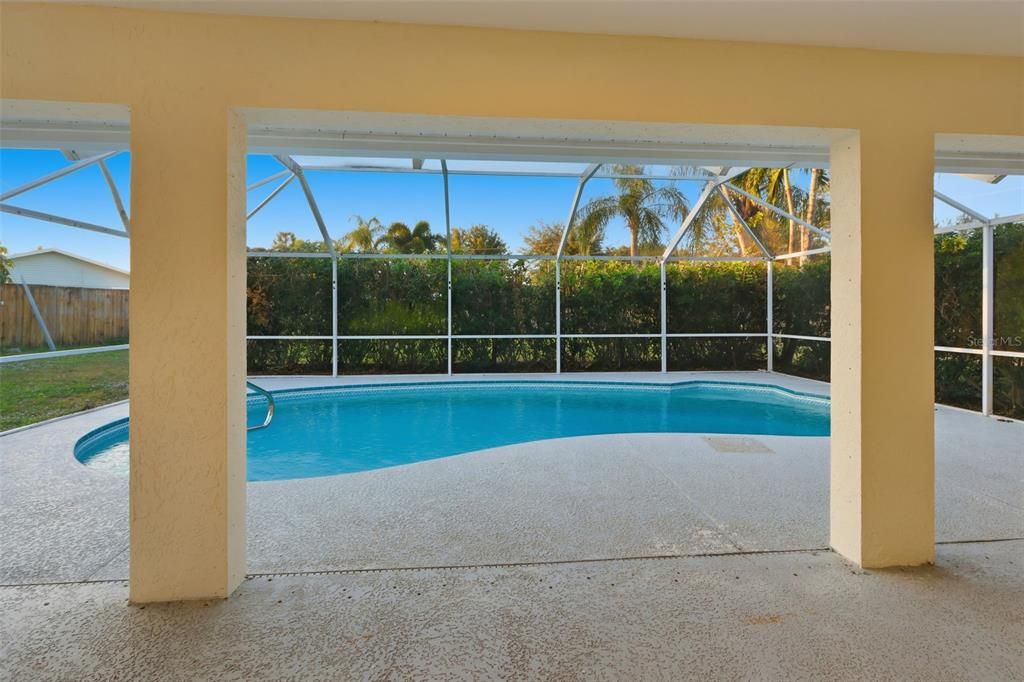 Activo con contrato: $349,900 (3 camas, 2 baños, 1986 Pies cuadrados)