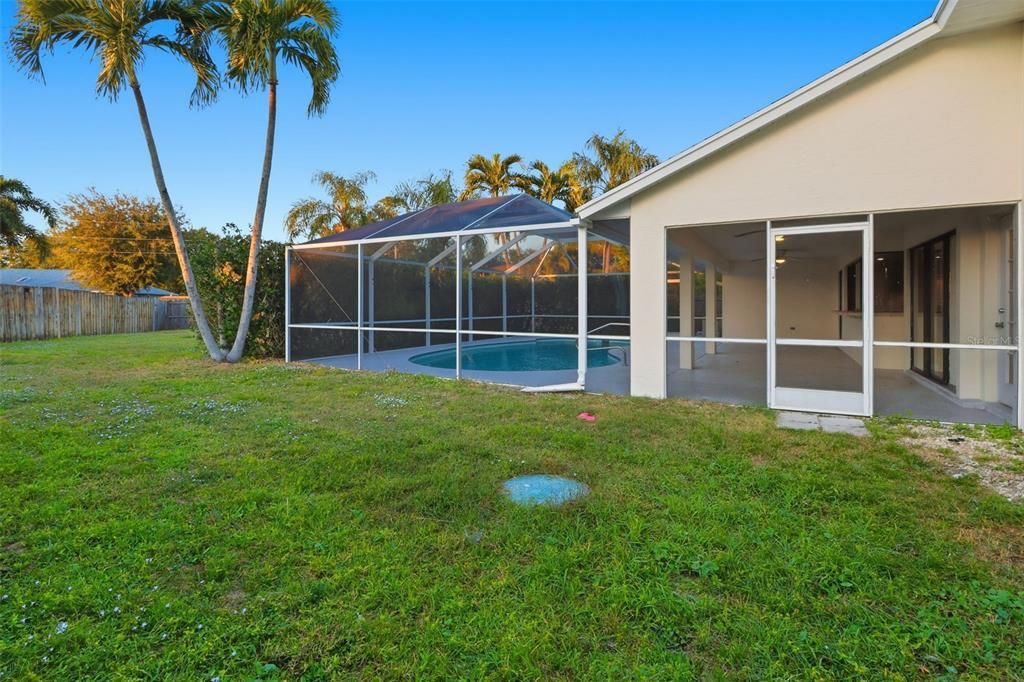 Activo con contrato: $349,900 (3 camas, 2 baños, 1986 Pies cuadrados)