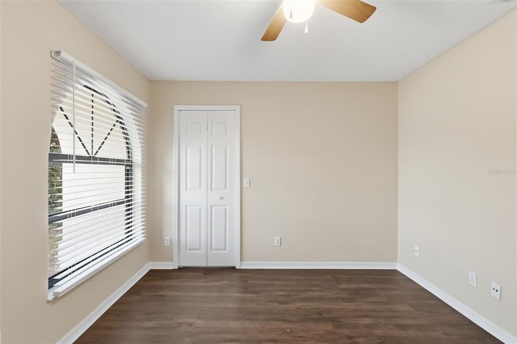 Activo con contrato: $349,900 (3 camas, 2 baños, 1986 Pies cuadrados)