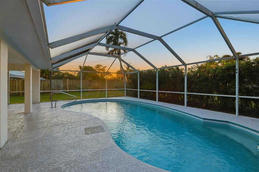 Activo con contrato: $349,900 (3 camas, 2 baños, 1986 Pies cuadrados)