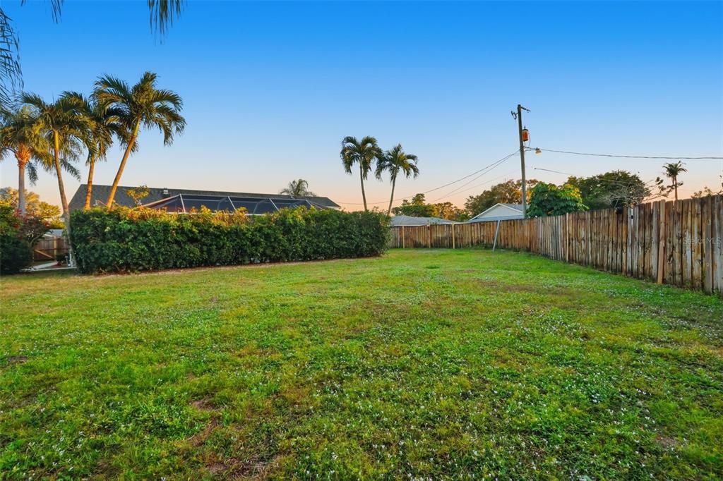 Activo con contrato: $349,900 (3 camas, 2 baños, 1986 Pies cuadrados)