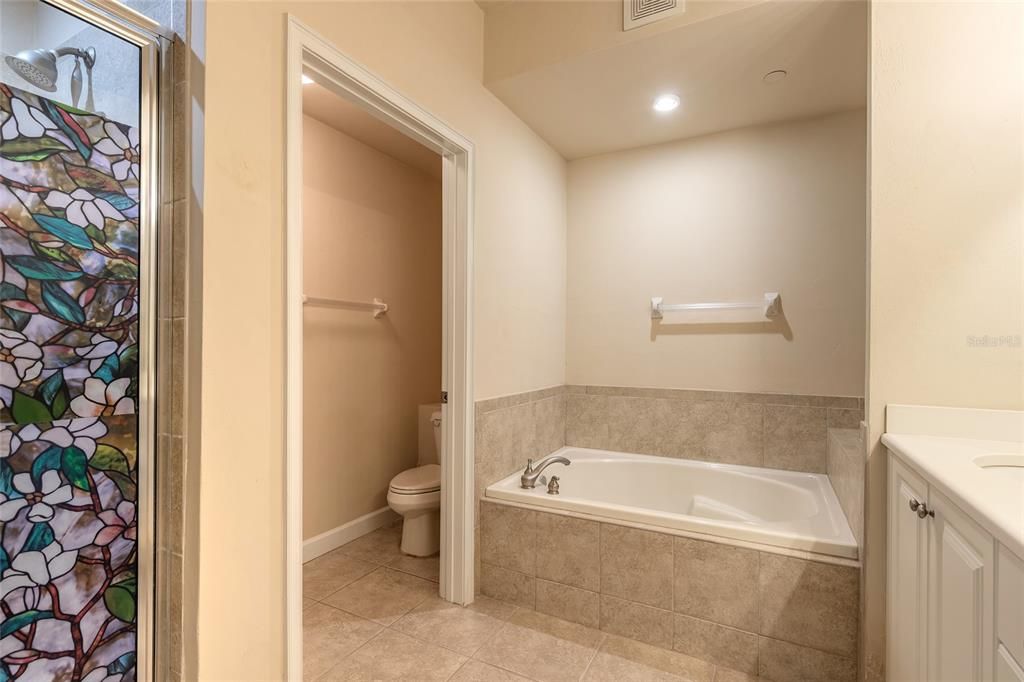 На продажу: $339,000 (3 спален, 3 ванн, 1953 Квадратных фут)