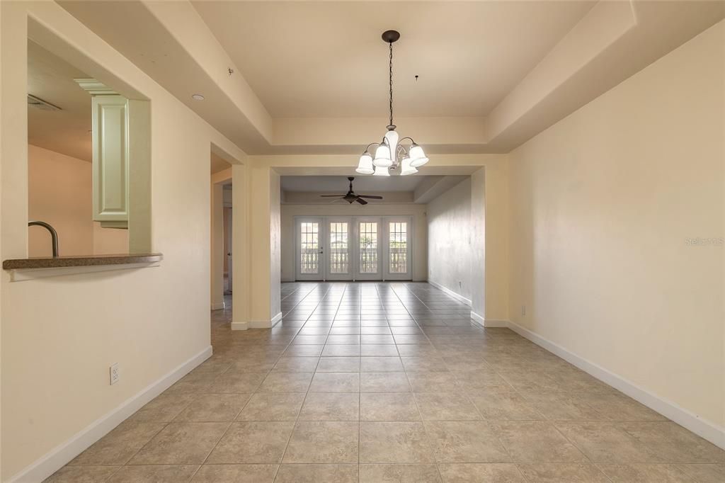 На продажу: $339,000 (3 спален, 3 ванн, 1953 Квадратных фут)