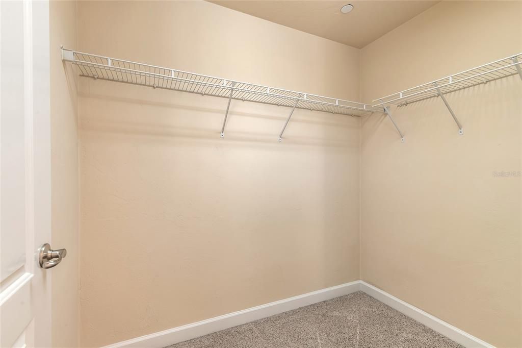 На продажу: $339,000 (3 спален, 3 ванн, 1953 Квадратных фут)