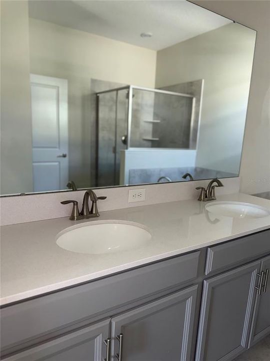 出租: $2,650 (4 贝兹, 3 浴室, 2006 平方英尺)