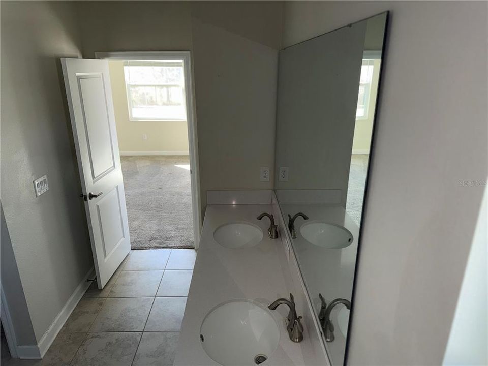 出租: $2,650 (4 贝兹, 3 浴室, 2006 平方英尺)